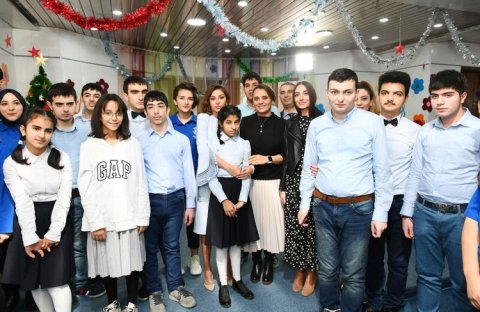 Birinci vitse-prezident Mehriban Əliyeva autizm sindromlu uşaqlar üçün Reabilitasiya Mərkəzində təşkil olunmuş şənlikdə iştirak edib