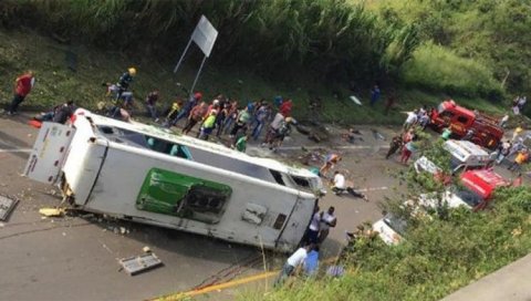 Peruda yol qəzasında 14 nəfər ölüb, 48 nəfər yaralanıb