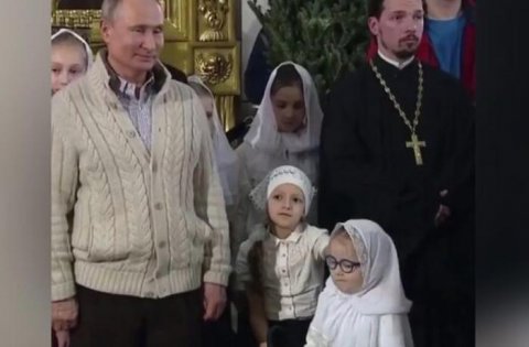 Uşaqların bu hərəkəti Putini güldürdü - VİDEO