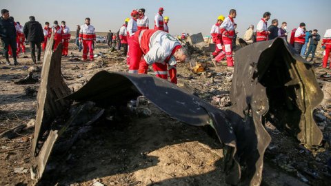 Təyyarə qəzası ilə bağlı istintaqın ilkin nəticələri AÇIQLANDI