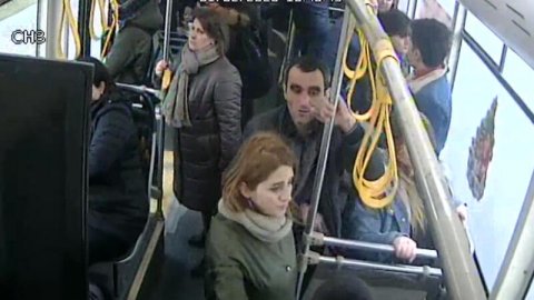 Marşrut avtobuslarında cibgirlik edənlər kameraya belə düşdü – GÖRÜNTÜLƏR