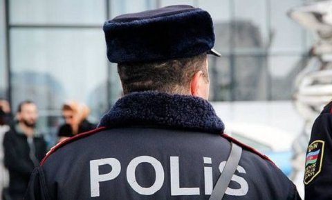 Pul alarkən görüntüsü yayılan polis öldü - ŞƏKİL