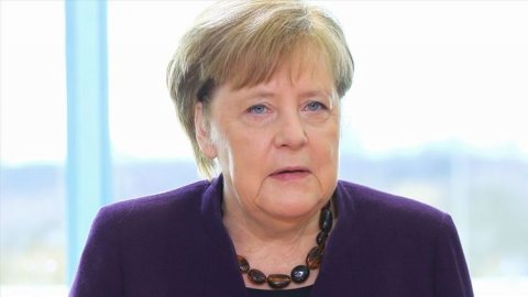 Angela Merkel:“İdlibdə atəşkəsə ehtiyacımız var”