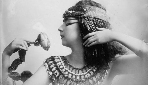 Misirin Kleopatrası: özünü 30 yaşında zəhərləyən kraliçanın ilginc həyatı - ŞƏKİL