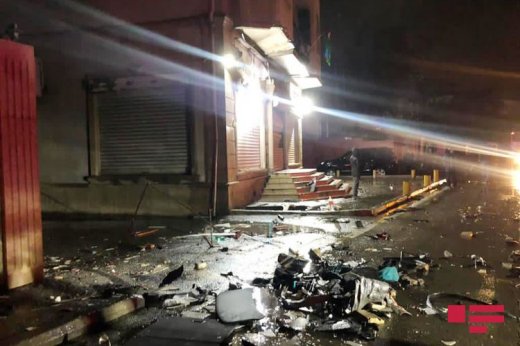 Bakıda avtomobil marketə çırpılıb: üç tibb işçisi öldü