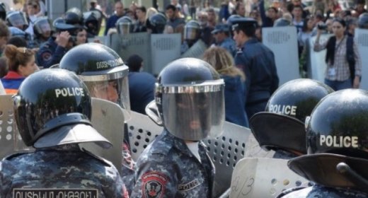 Ermənistanda polis etirazçılara güc tətbiq edib, 34 nəfər saxlanılıb