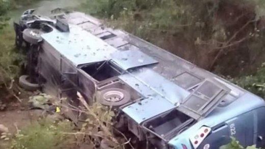 Müəllimləri daşıyan avtobus qəzaya düşdü: 10 ölü, 25 yaralı
