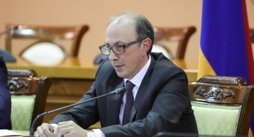 KİV: Ermənistanın xarici işlər naziri istefa verib