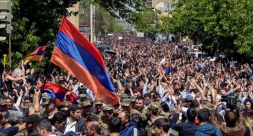 Ermənistanda ordu dövlət çevrilişində israrlıdır