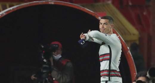 Ronaldonun yerə atdığı kapitanlıq sarğısı hərraca çıxarıldı 