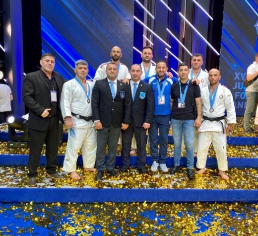 Veteran cüdoçular Moskvadan gümüş medalla qayıdıb