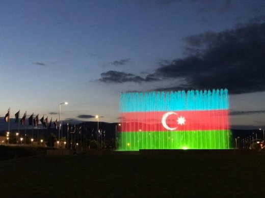 Xorvatiyada fontan Azərbaycan bayrağının rəngləri ilə işıqlandırıldı - Şəkil