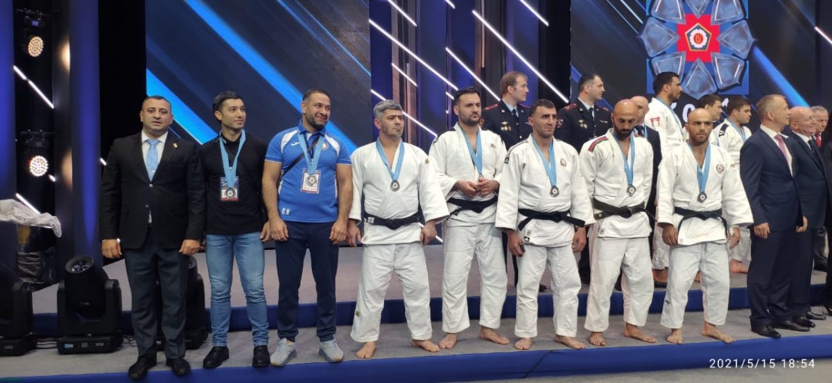 Veteran cüdoçular Moskvadan gümüş medalla qayıdıb