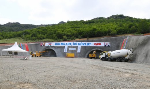 Prezident Daşaltıda tunelin təməlini qoydu - ŞƏKİL