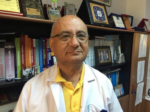 Türkiyəli professor “Delta” ştammına qarşı ən təsirli peyvəndin adını AÇIQLADI