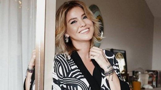 Peyvənd olunan məşhur müğənni ikinci dəfə koronavirusa yoluxdu Peyvənd olunan məşhur müğənni ikinci dəfə koronavirusa yoluxdu