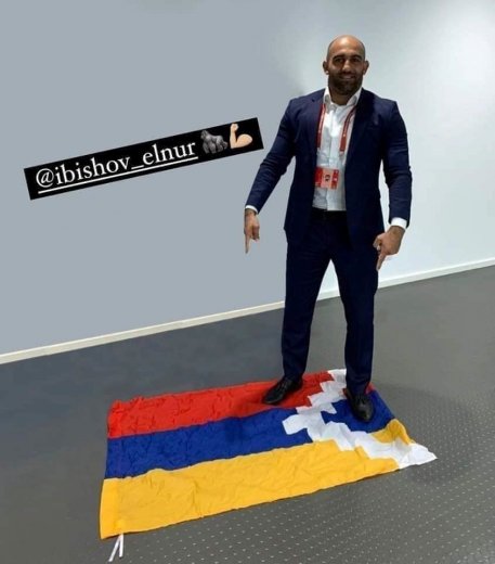 Ermənilər təxribata əl atdı, millimizin əməkdaşı qarşısını aldı Ermənilər təxribata əl atdı, millimizin əməkdaşı qarşısını aldı
