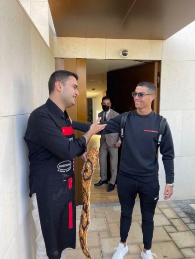 Ronaldu restoran biznesi qurur: məşhur türk aşpaza təklif göndərdi - ŞƏKİL Ronaldu restoran biznesi qurur: məşhur türk aşpaza təklif göndərdi - ŞƏKİL