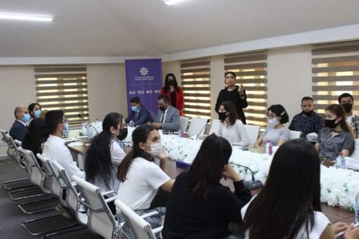 Medianın İnkişafı Agentliyində könüllülərlə görüş keçirilib - ŞƏKİLLƏR Medianın İnkişafı Agentliyində könüllülərlə görüş keçirilib - ŞƏKİLLƏR