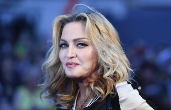 Madonnanın silikonları görüntüləndi 